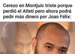 Enlace a Cerezo en el palco de Montjuic