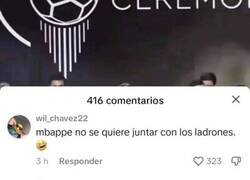 Enlace a Cuando Mbappé no quiso posar junto al Dibu