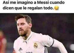 Enlace a A Messi le regalan todo