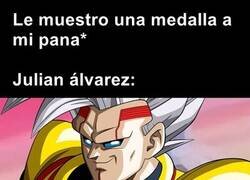 Enlace a Julián se cree entrenador Pokémon o algo.