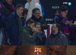 Enlace a Míralo como se ríe...