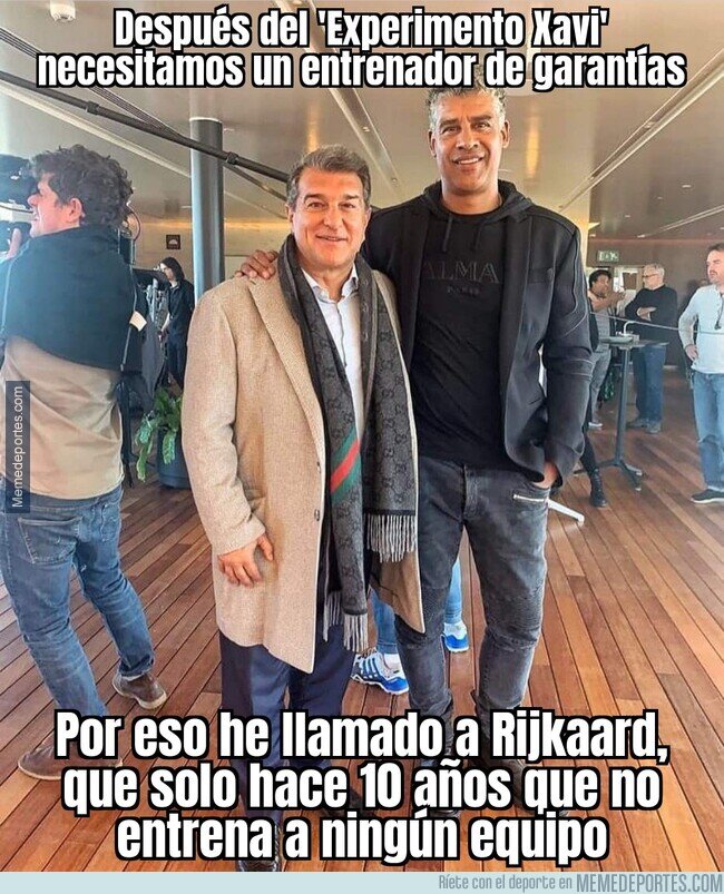 1201211 - Laporta no conoce a más entrenadores