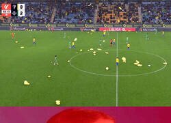 Enlace a Lluvia de plástico en el Cádiz-Betis