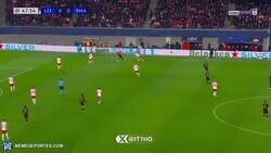 Enlace a El Brutal golazo maradoniano de Brahim para darle el triunfo al Real Madrid