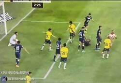 Enlace a Este portero en el fútbol Mexicano ha anotado un gol desde su propio arco