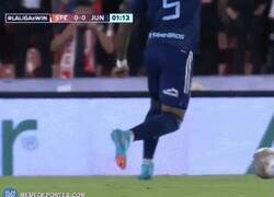 Enlace a Así se ve una fractura de tibia y peroné autoinflingida.