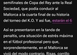 Enlace a Aguirre haciendo historia. Subvirtiendo la solemnidad del fútbol.