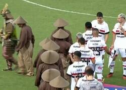 Enlace a Creo que había algo parecido a esto en el PES 6