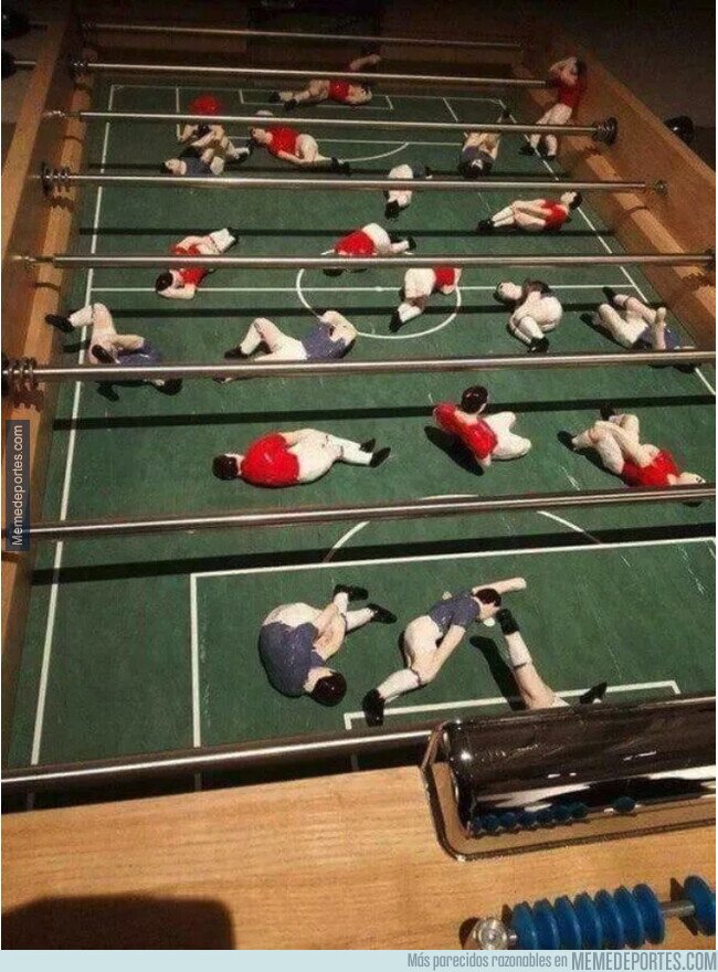 1202723 - Futbolín inspirado en el fútbol actual