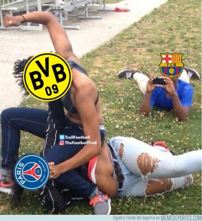 1204145 - Culés viendo el BVB-PSG