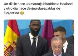 Enlace a El nuevo guardaespaldas de Florentino da miedito