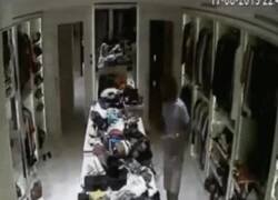 Enlace a En el cumpleaños de Marcelo su hijo Enzo reveló esta grabación donde el pobre se cae solo en los vestidores
