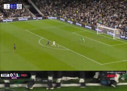 Enlace a La reacción de Guardiola a este mano a mano fallado por Son que podría haber decidido la Premier