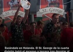 Enlace a El árbitro holandés que celebró el ascenso de un equipo que ayudó