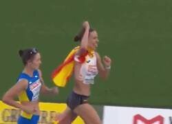 Enlace a Dormirse en los laureles. Laura García-Caro perdió esta carrera por celebrar antes de tiempo