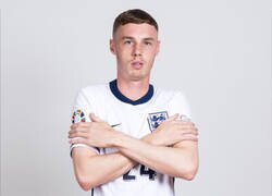 Enlace a Palmer posando para las fotos de la Euro pedía chops