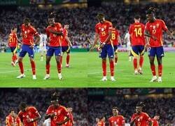 Enlace a España se mete en cuartos bailando