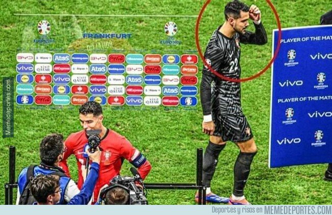 1206950 - Las cámaras para él y el heroe tras bambalinas. La historia de Portugal resumida en una imagen.