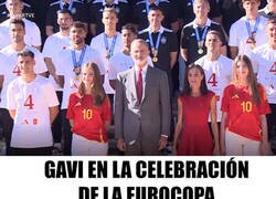 Enlace a Qué pintaba Gavi en la celebración de la Eurocopa