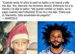 Enlace a Se tapó la testa con el gorro: no se le escapaba el cabello