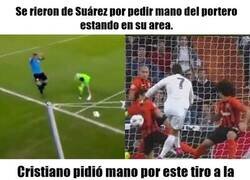 Enlace a Al menos Suárez no mentía de que le dio en la mano