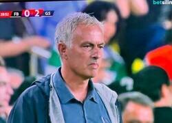 Enlace a Mourinho en Turquía se le empieza a poner cara de Michel