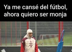 Enlace a Musiala cuelga el hábito