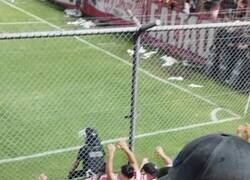 Enlace a No admiten bebidas en el estadio pero sí botes de pintura