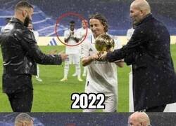 Enlace a Le va a tocar seguir esperando