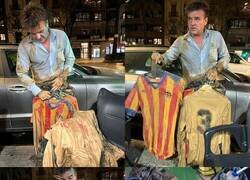 Enlace a Este fan del Valencia se metió a su casa bajo el lodo para rescatar su colección de camisetas. Espero que estén todas