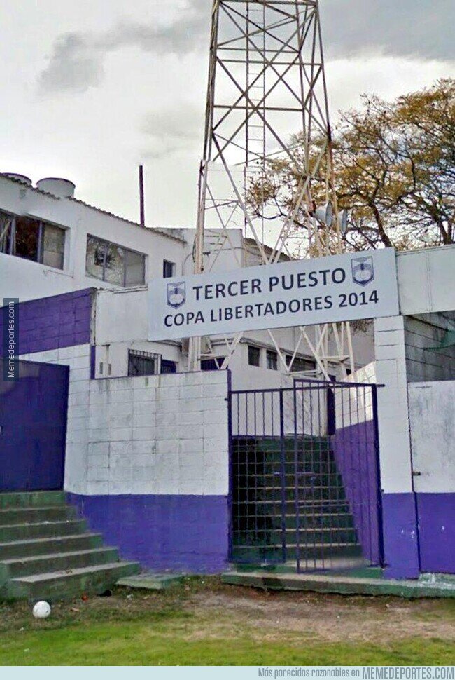 1211884 - Defensor Sporting de Uruguay, cualquier cosa para fardar