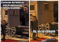 Enlace a No lo deja en paz