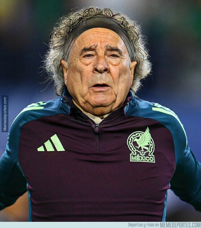 1212240 - México aún llamando a Memo Ochoa porque no hay más porteros en el país