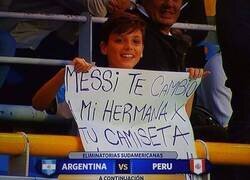 Enlace a Lo mal que debe caer la hermana...