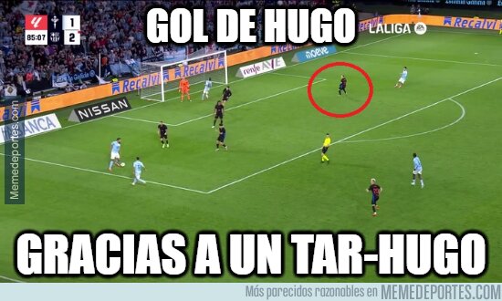 1212480 - De Jong ni se esfuerza por defender en la jugada