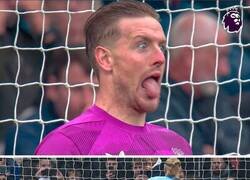 Enlace a El Dibu Martínez ha hecho escuela en Pickford