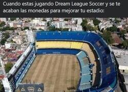 Enlace a Ya en serio, que estadio tan raro...