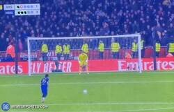 Enlace a Este lanzamiento del portero del Arsenal en la FA Cup es para investigarlo