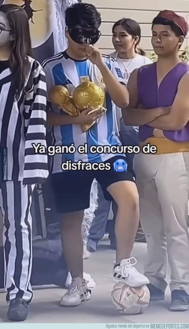 1214284 - El disfraz de cabra