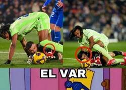 Enlace a Por lo que sea el VAR no estaba para este partido