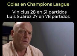 Enlace a El Balón de playa contra el mejor 9 contemporáneo