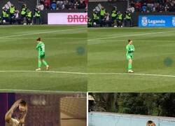 Enlace a Cata Coll, portera del Barça, se aburre en mitad del Clásico