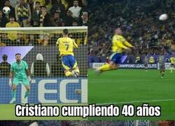 Enlace a Cristiano Ronaldo cumple 40 años