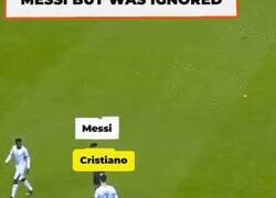 Enlace a El vídeo que resume sus carreras: Cristiano intentando llamar la atención de Messi y el otro lo ignora.