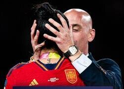 Enlace a No pues, pedazo de argumento...