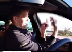 Enlace a Mientras tanto, en un semáforo de Barcelona...