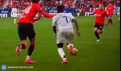 Enlace a Terrible agresión a Vinicius en el Sardar. Inadmisible.