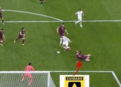 Enlace a Precaución: piso mojado por las lágrimas de los culés