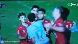 Enlace a Impresionante agresión en el fútbol uruguayo que puede dejar al protagonista sin carrera