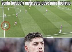 Enlace a Menos mal que venía tocado